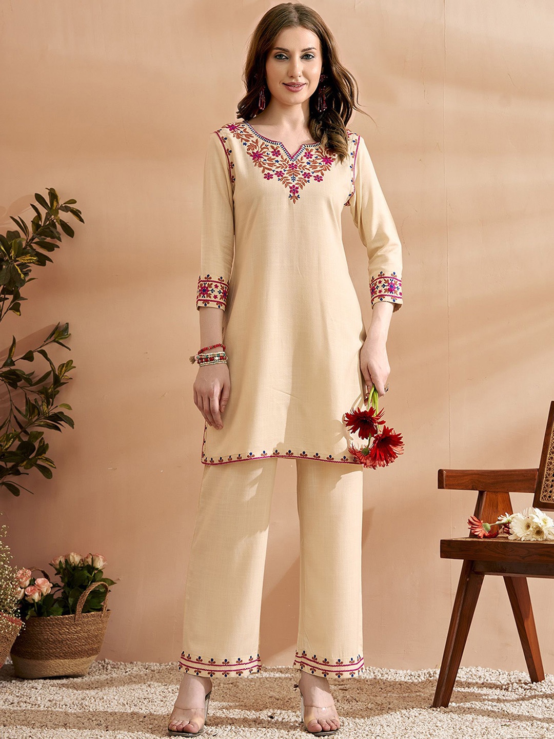 

Anouk Embroidered Three Quarter Sleeves Kurta With Trousers Set, Cream