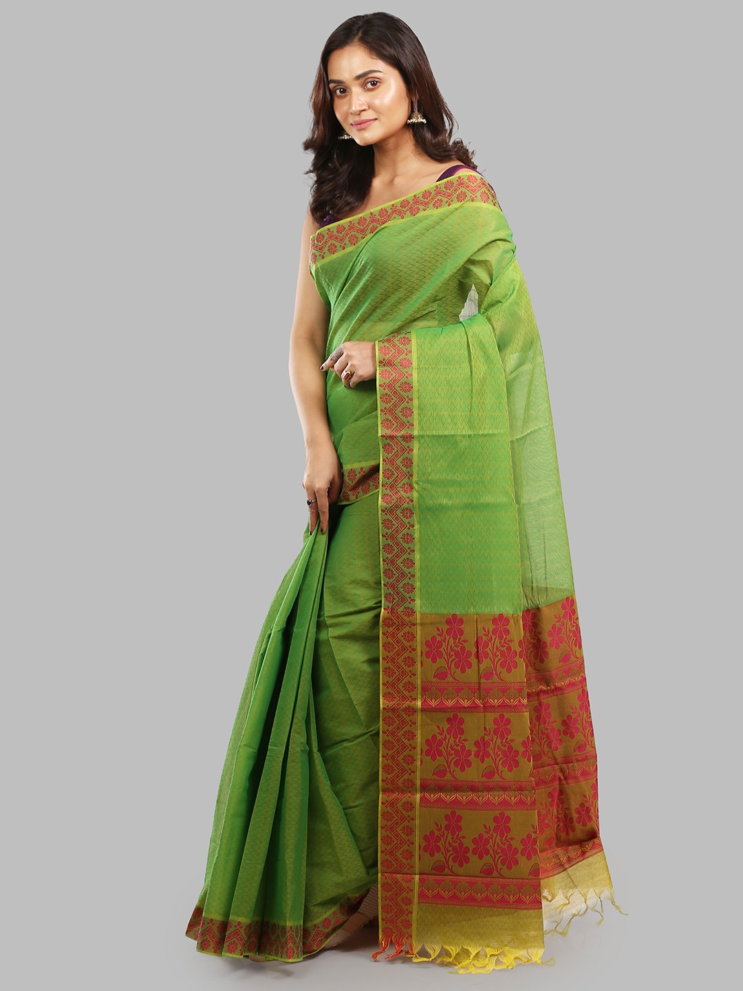 

Urbane Essence Pure Cotton Saree, Green