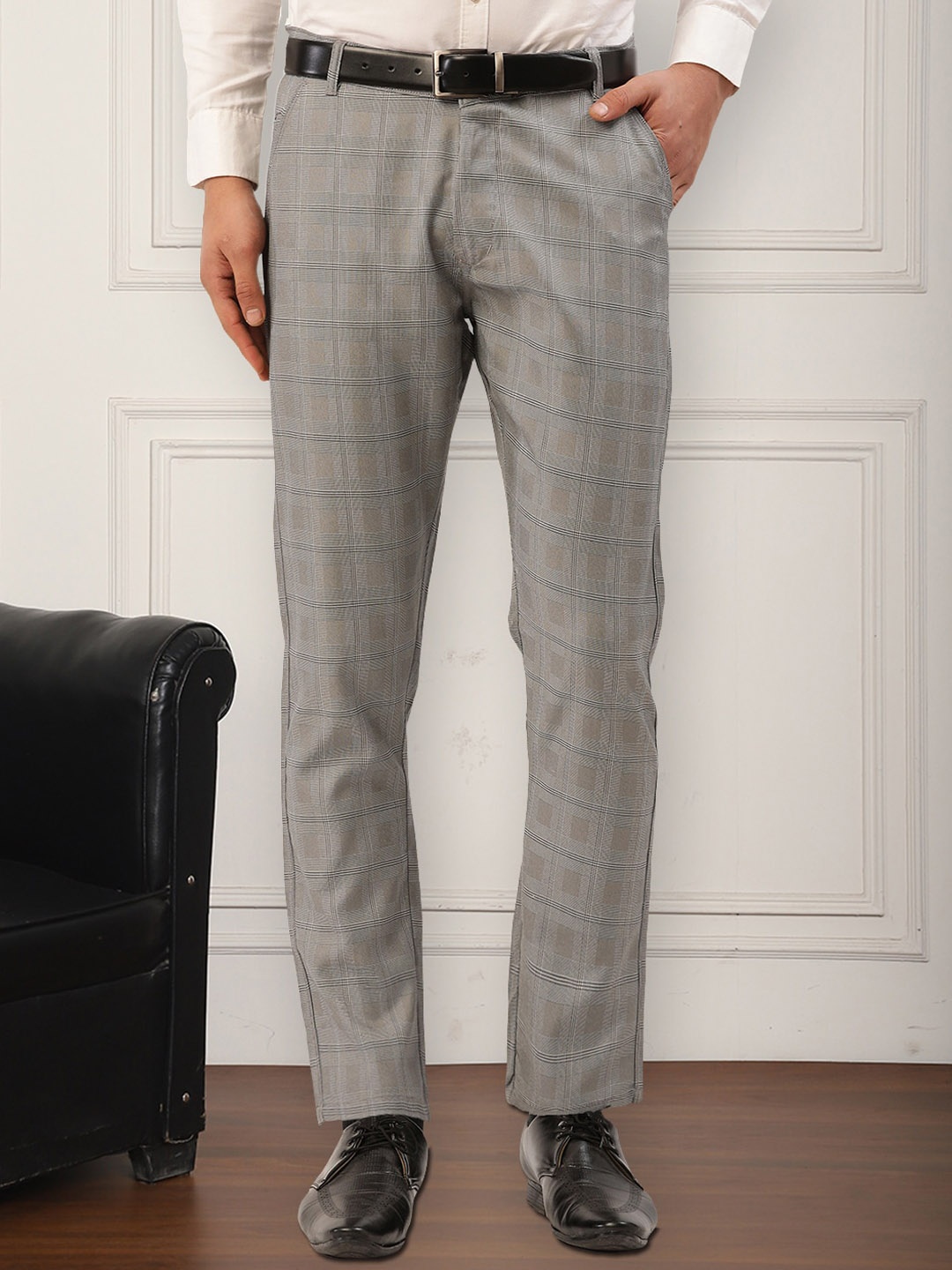 

JAINISH Men Checked Relaxed Tapered Fit Easy Wash Trousers, Grey