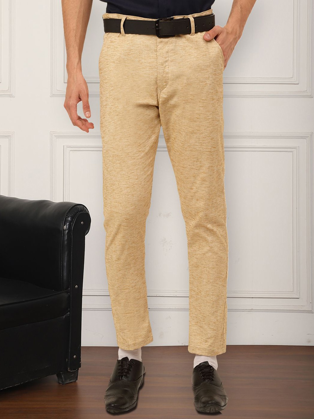 

JAINISH Men Textured Relaxed Tapered Fit Easy Wash Trousers, Beige