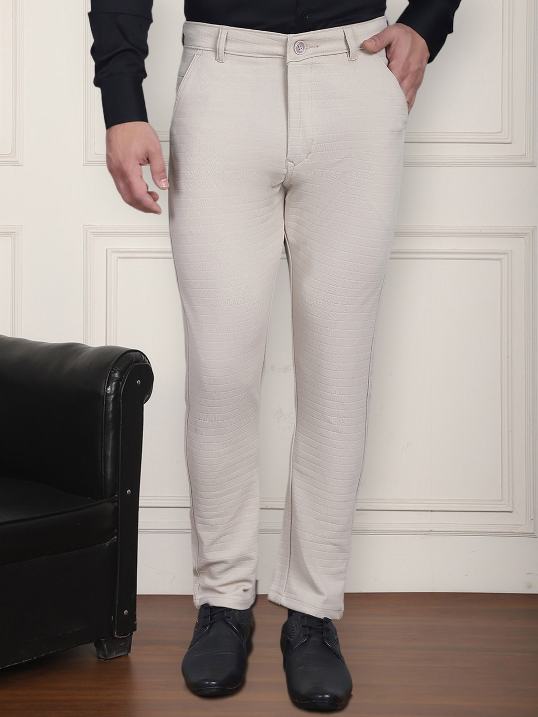 

JAINISH Men Relaxed Tapered Fit Easy Wash Trousers, Cream