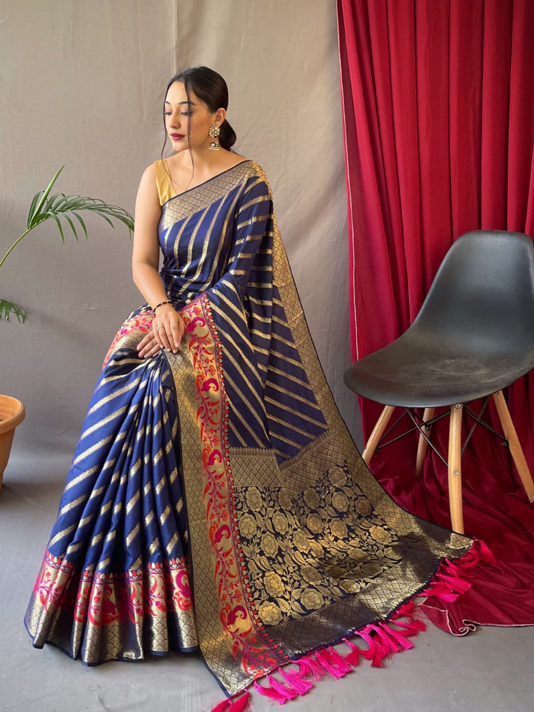 

TIEXA Striped Zari Pure Silk Banarasi Saree, Navy blue