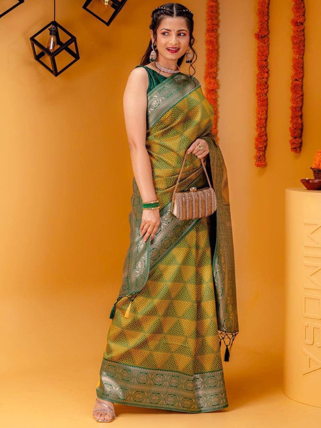 

TIEXA Woven Design Zari Pure Silk Banarasi Saree, Green