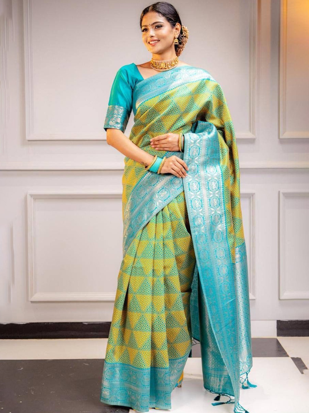 

TIEXA Woven Design Zari Pure Silk Banarasi Saree, Turquoise blue