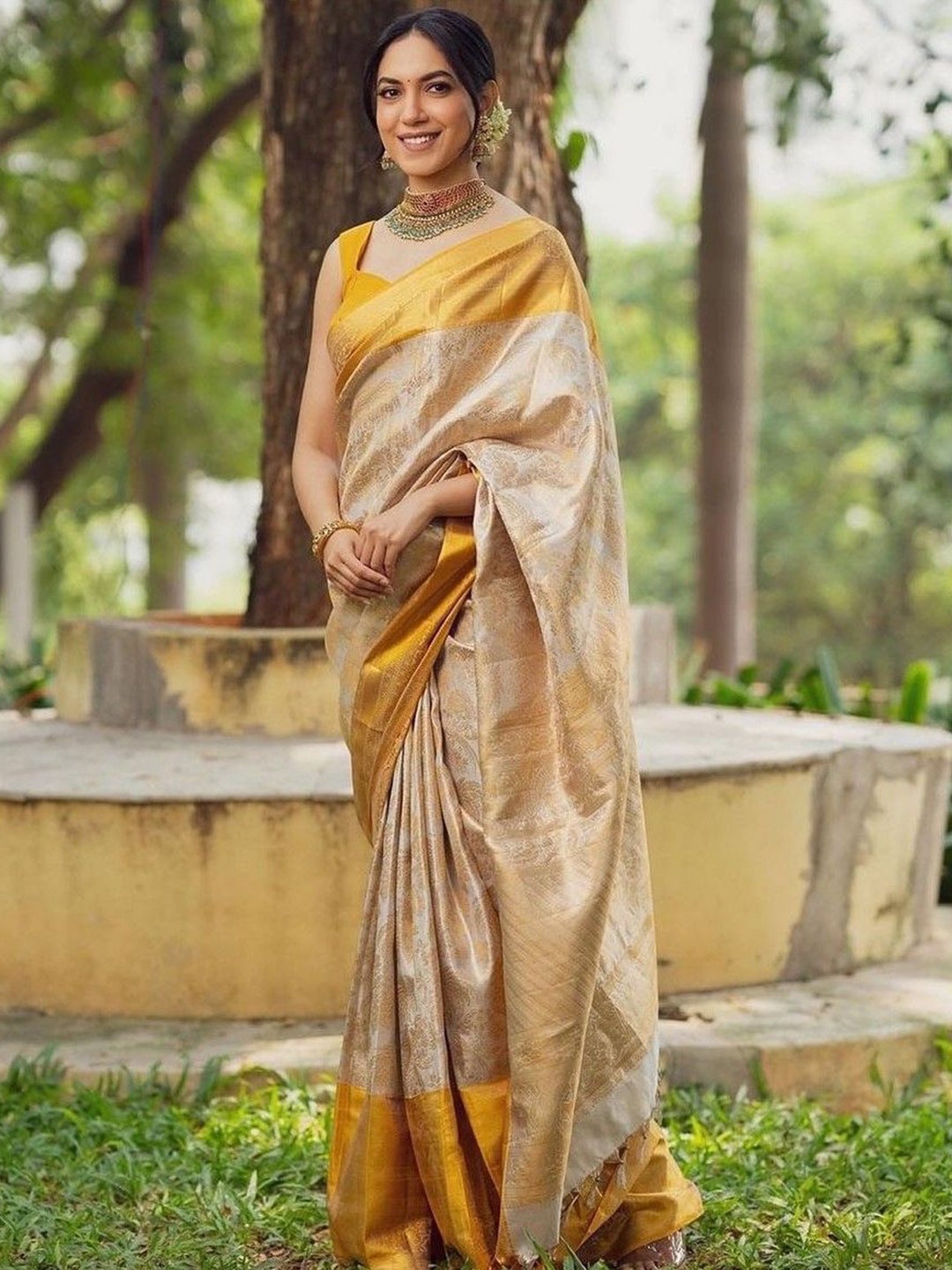 

TIEXA Woven Design Zari Pure Silk Banarasi Saree, Off white