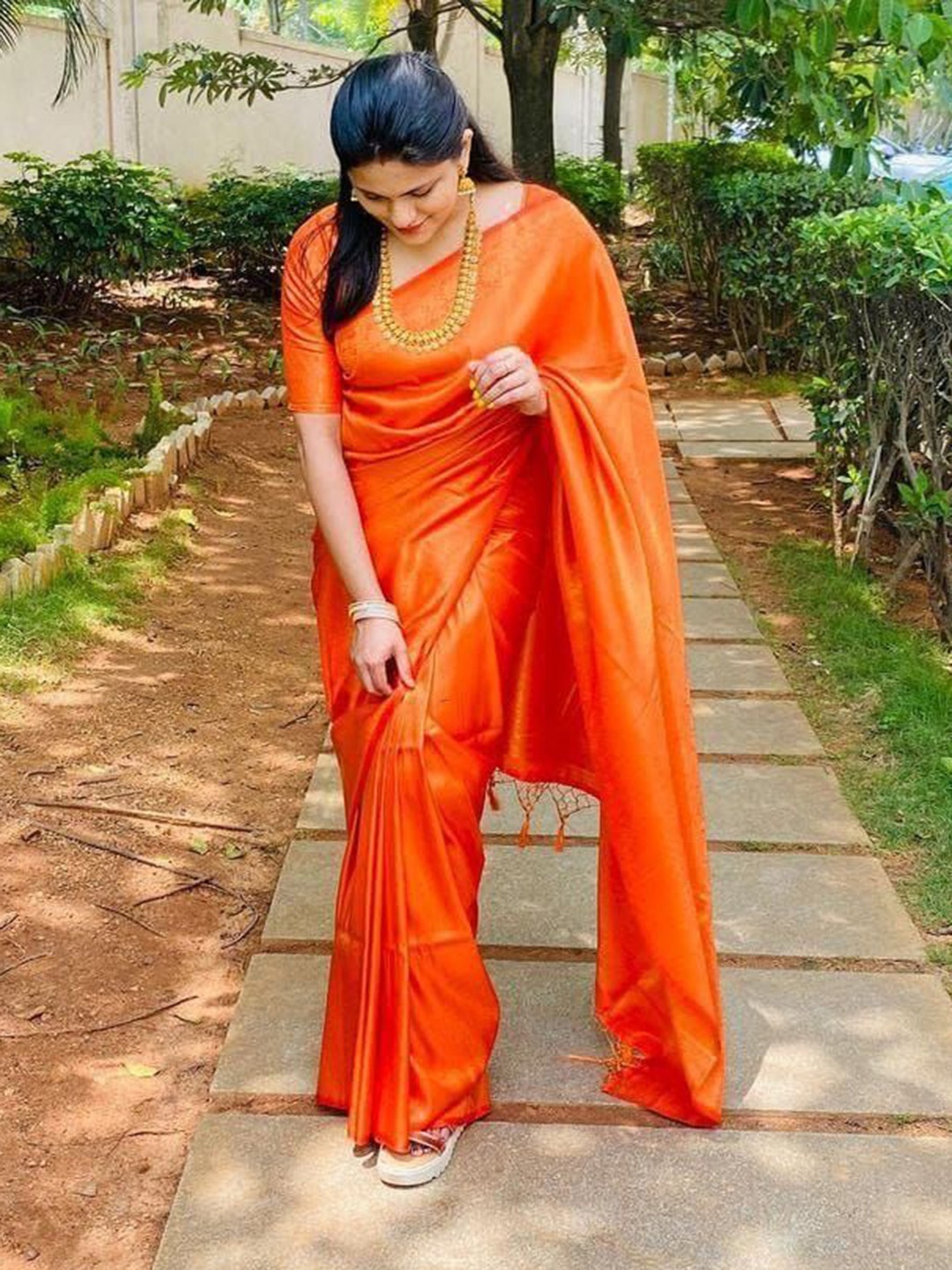 

TIEXA Woven Design Zari Pure Silk Banarasi Saree, Orange