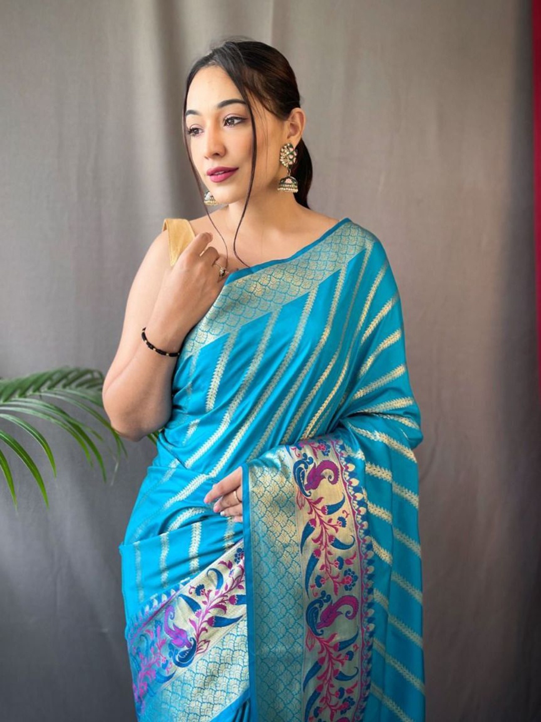 

TIEXA Woven Design Zari Pure Silk Banarasi Saree, Turquoise blue