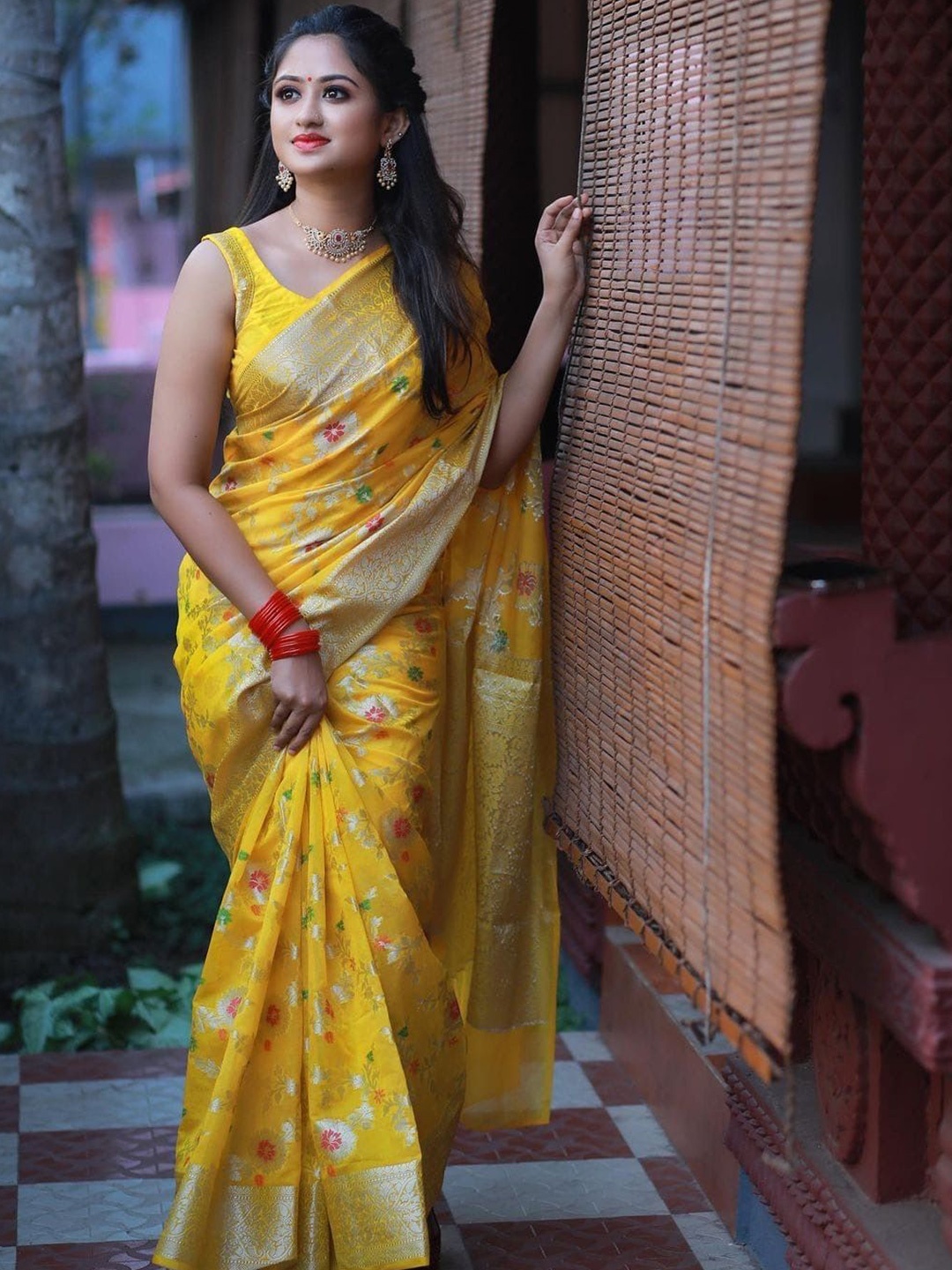 

TIEXA Woven Design Zari Pure Silk Banarasi Saree, Yellow