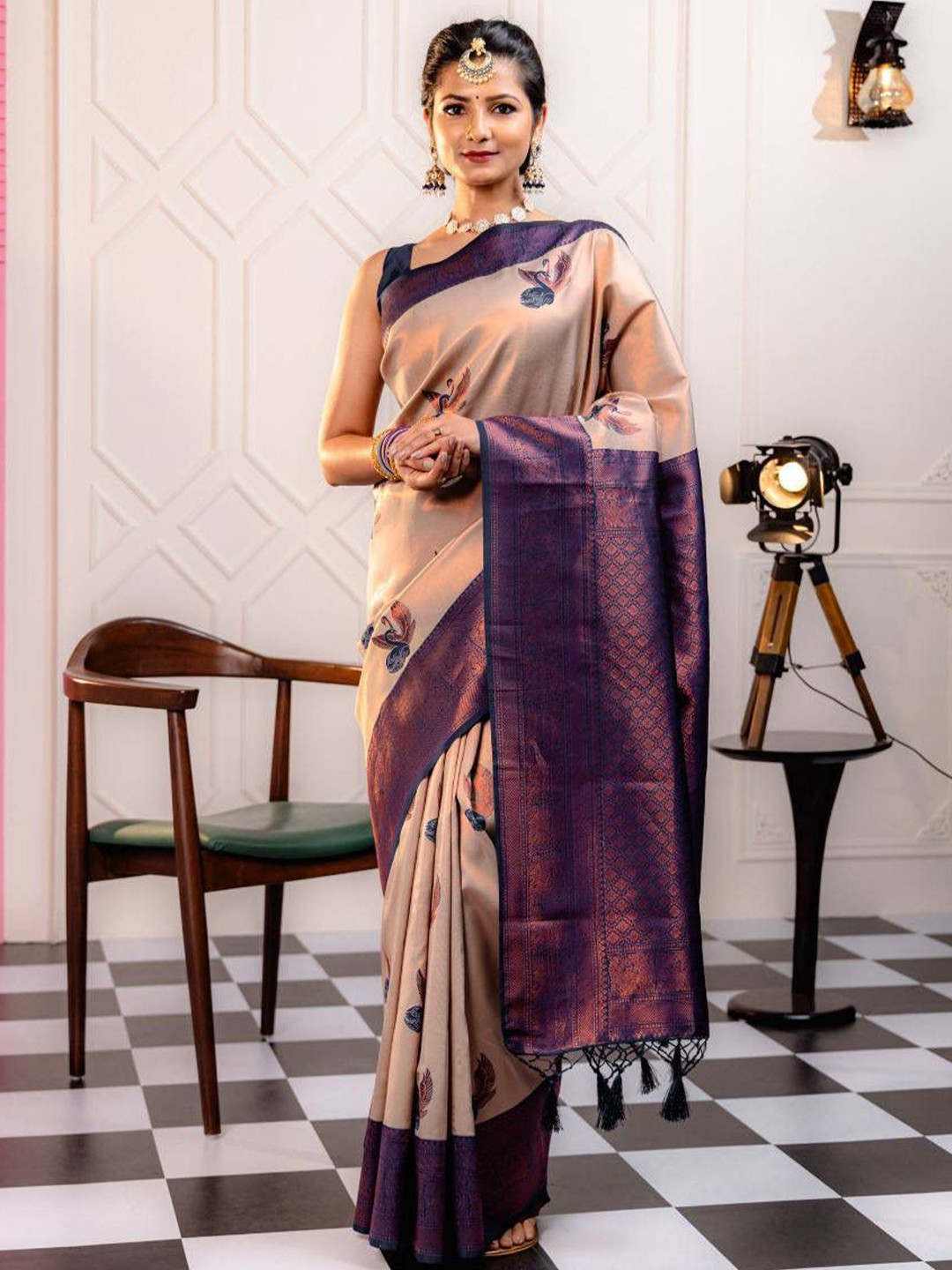 

TIEXA Woven Design Zari Pure Silk Banarasi Saree, Cream