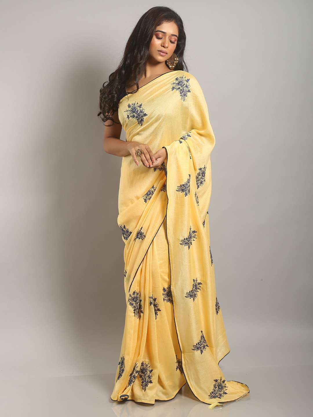 

Urbane Essence Floral Embroidered Pure Silk Saree, Yellow