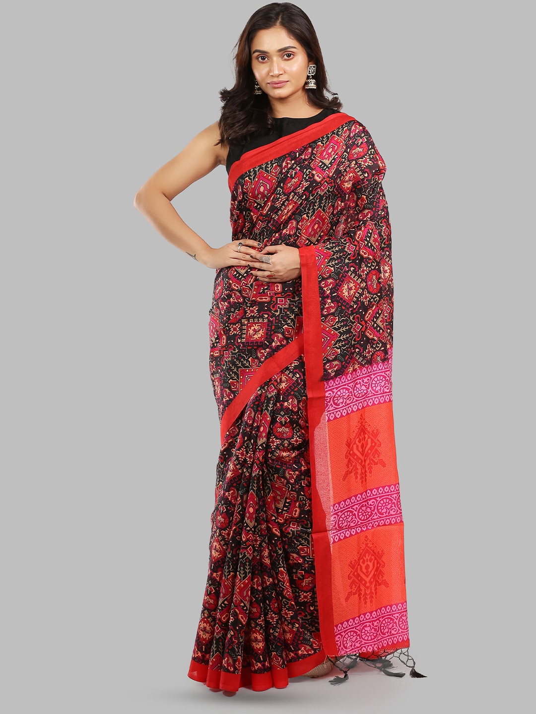 

Urbane Essence Ethnic Motifs Pure Silk Saree, Black