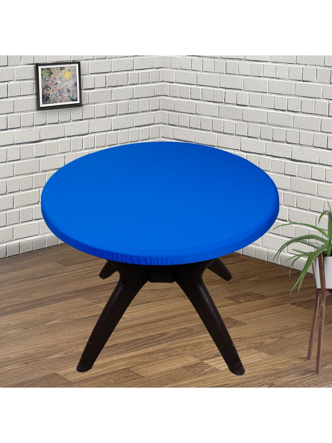 

Eleganta Blue Round 6-Seater Table Cover