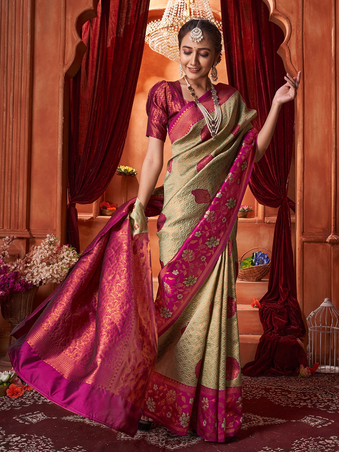 

Areca Designer Woven Design Zari Banarasi Saree, Cream