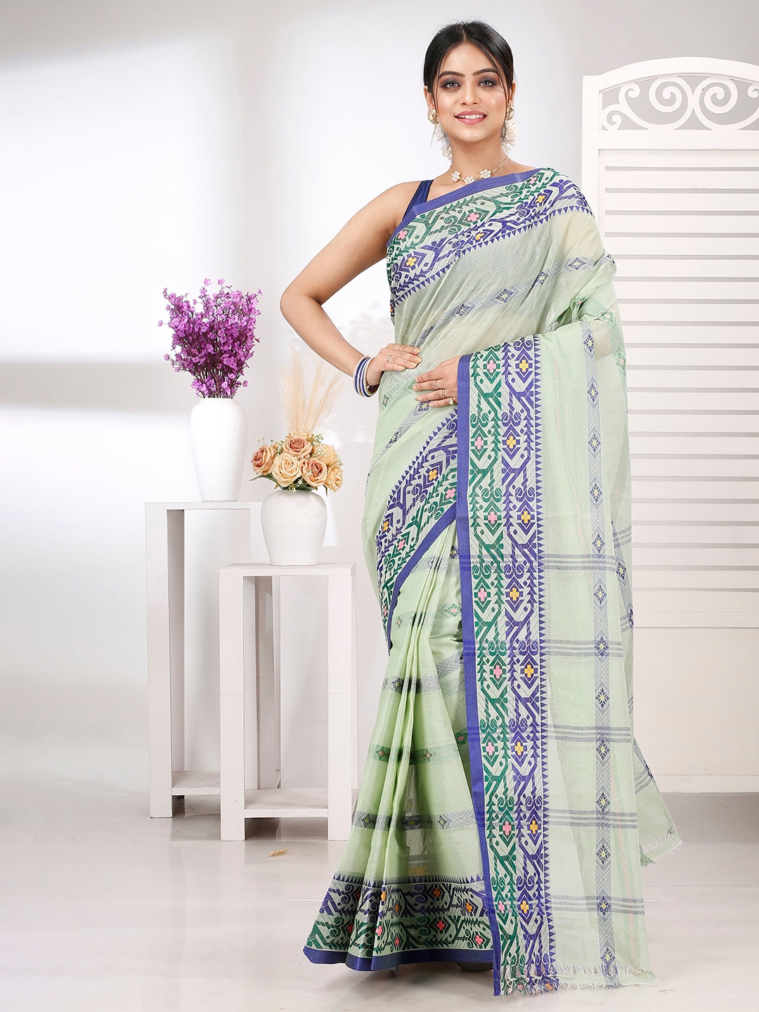

DipDiya Woven Design Zari Pure Cotton Taant Saree, Green