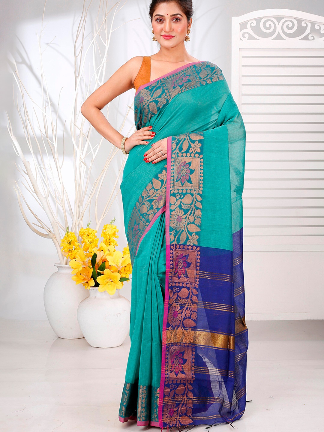 

DipDiya Woven Design Zari Pure Cotton Taant Saree, Green