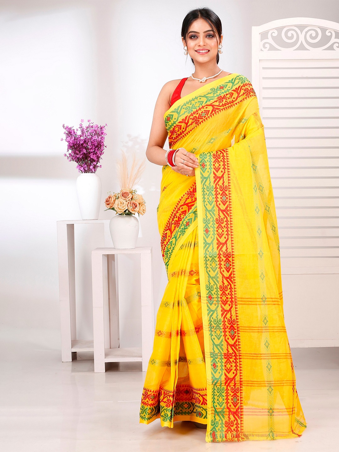 

DipDiya Woven Design Pure Cotton Taant Saree, Yellow