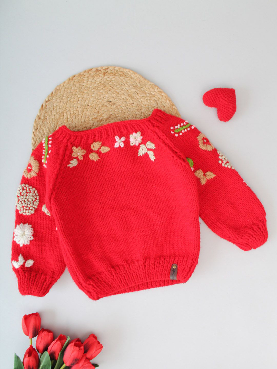 

Woonie Girls Floral Pullover, Red