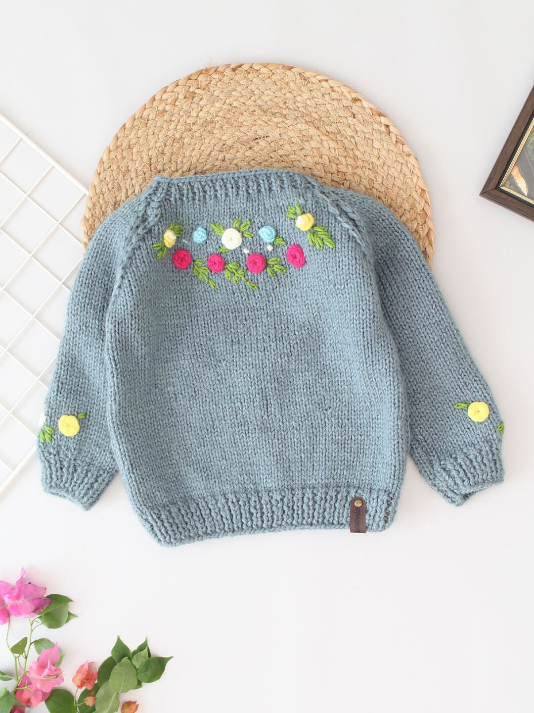 

Woonie Girls Embroidered Pullover with Embroidered Detail, Grey