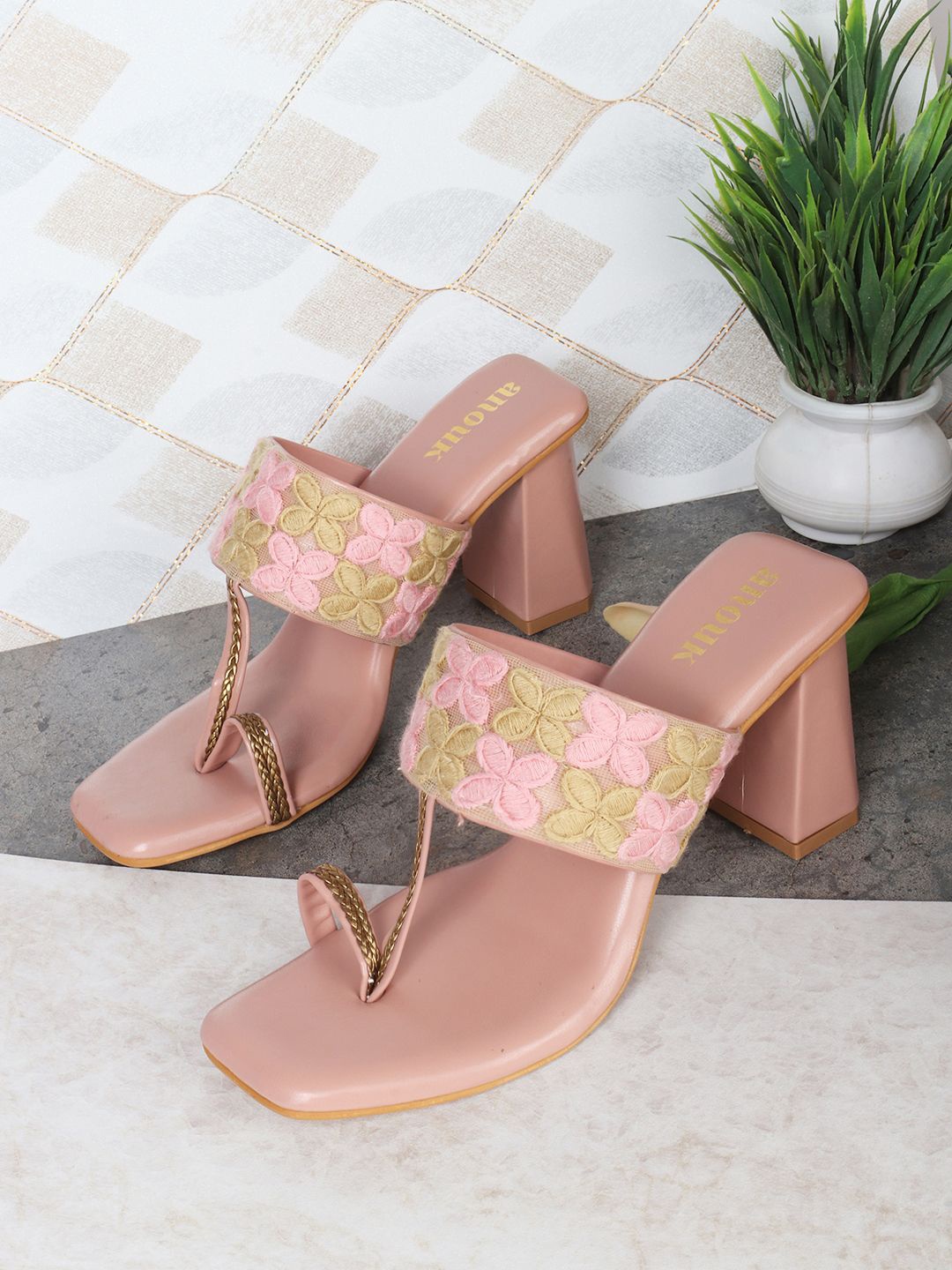 

Anouk Printed Ethnic Block Pumps, Pink