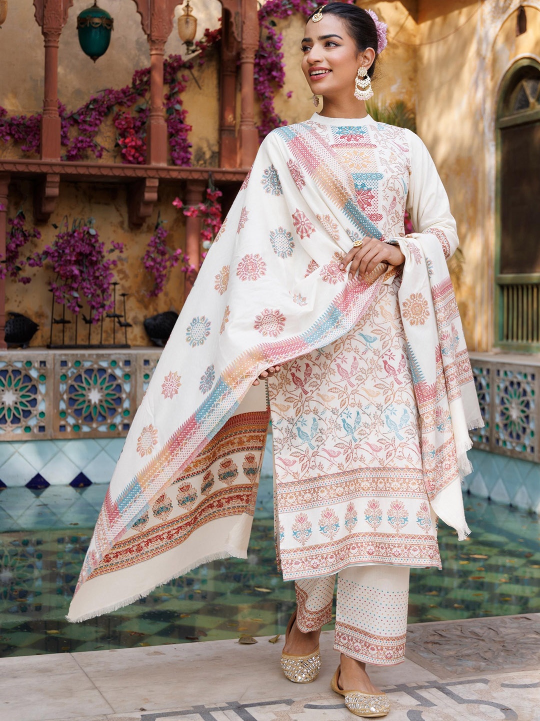 

KIDAR Women Ethnic Motifs Printed Regular Kurti with Trousers & Dupatta, White