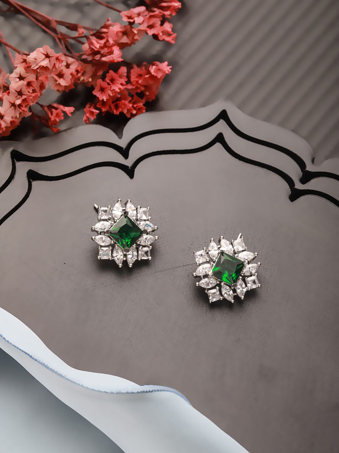 

Jazz and Sizzle Women Classic Studs Earrings, Silver