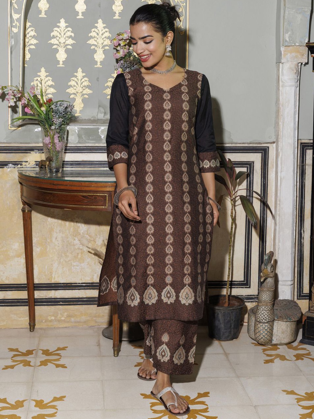 

KIDAR Printed V-Neck Top & Flared Trouser Co-Ords, Brown