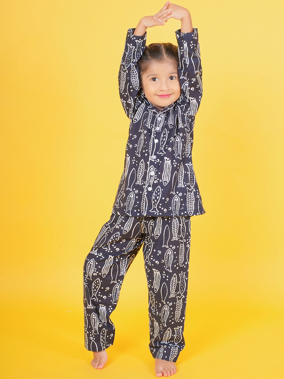 

Little Musketeer Girls Pure Cotton Printed Night suit, Black