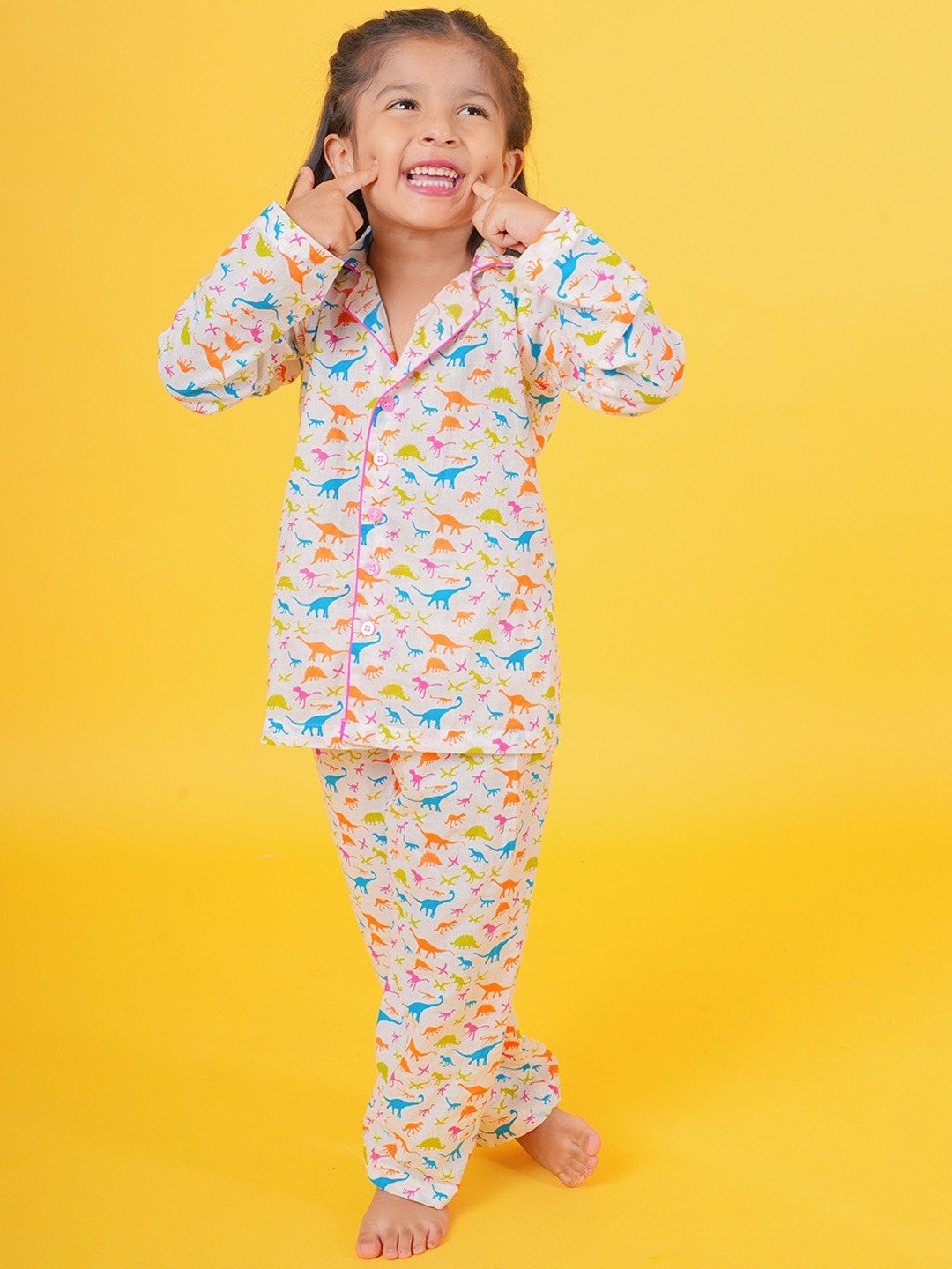 

Little Musketeer Girls Printed Night suit, White
