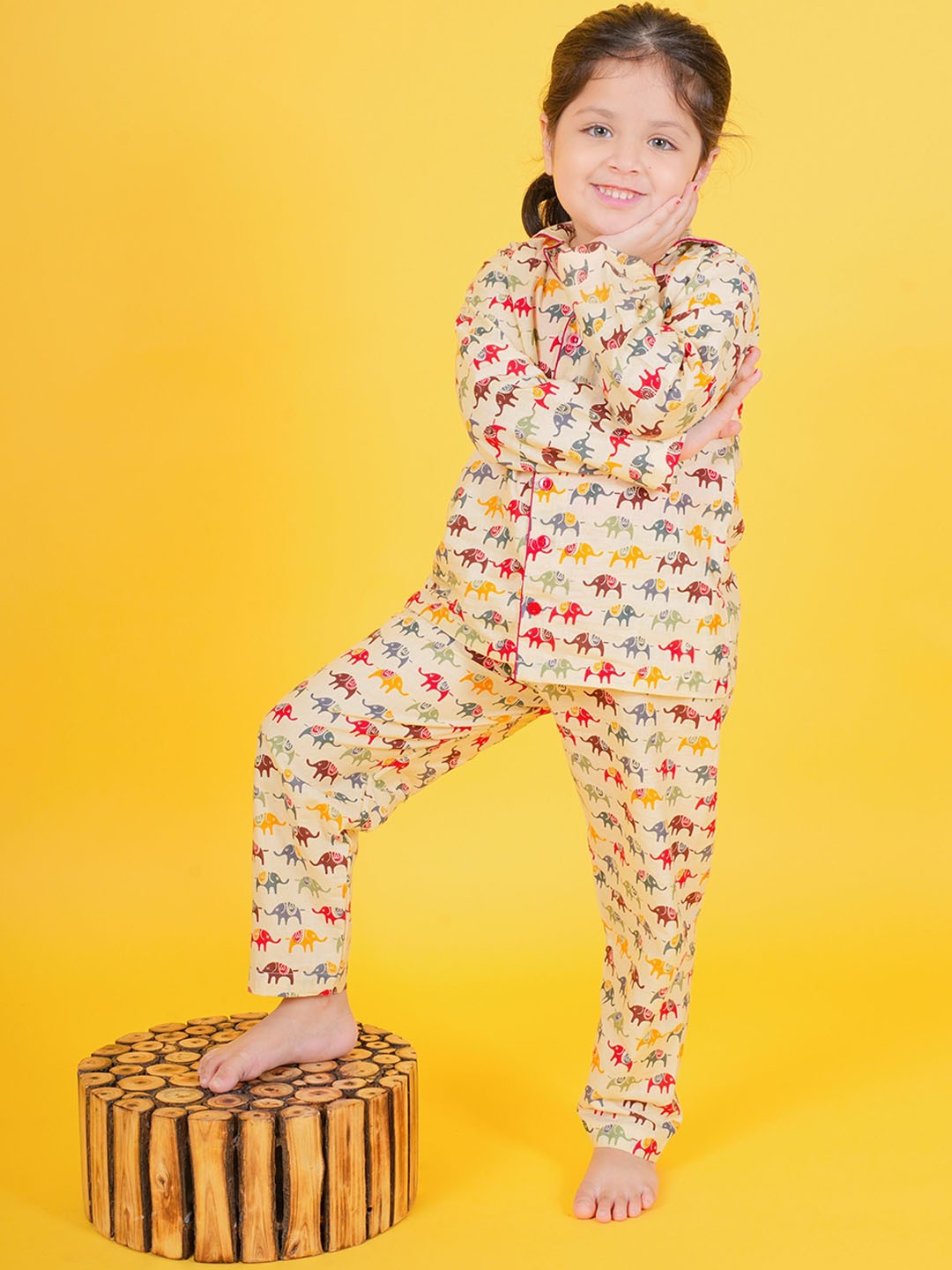 

Little Musketeer Girls Printed Night suit, Beige