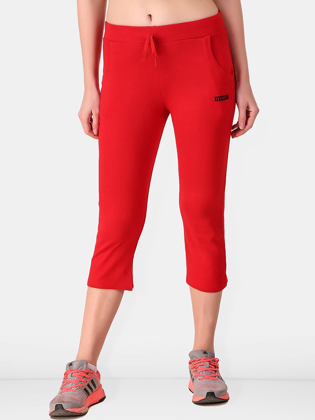 

Be You Women Solid Three Fourth-Length Gym Tights, Red
