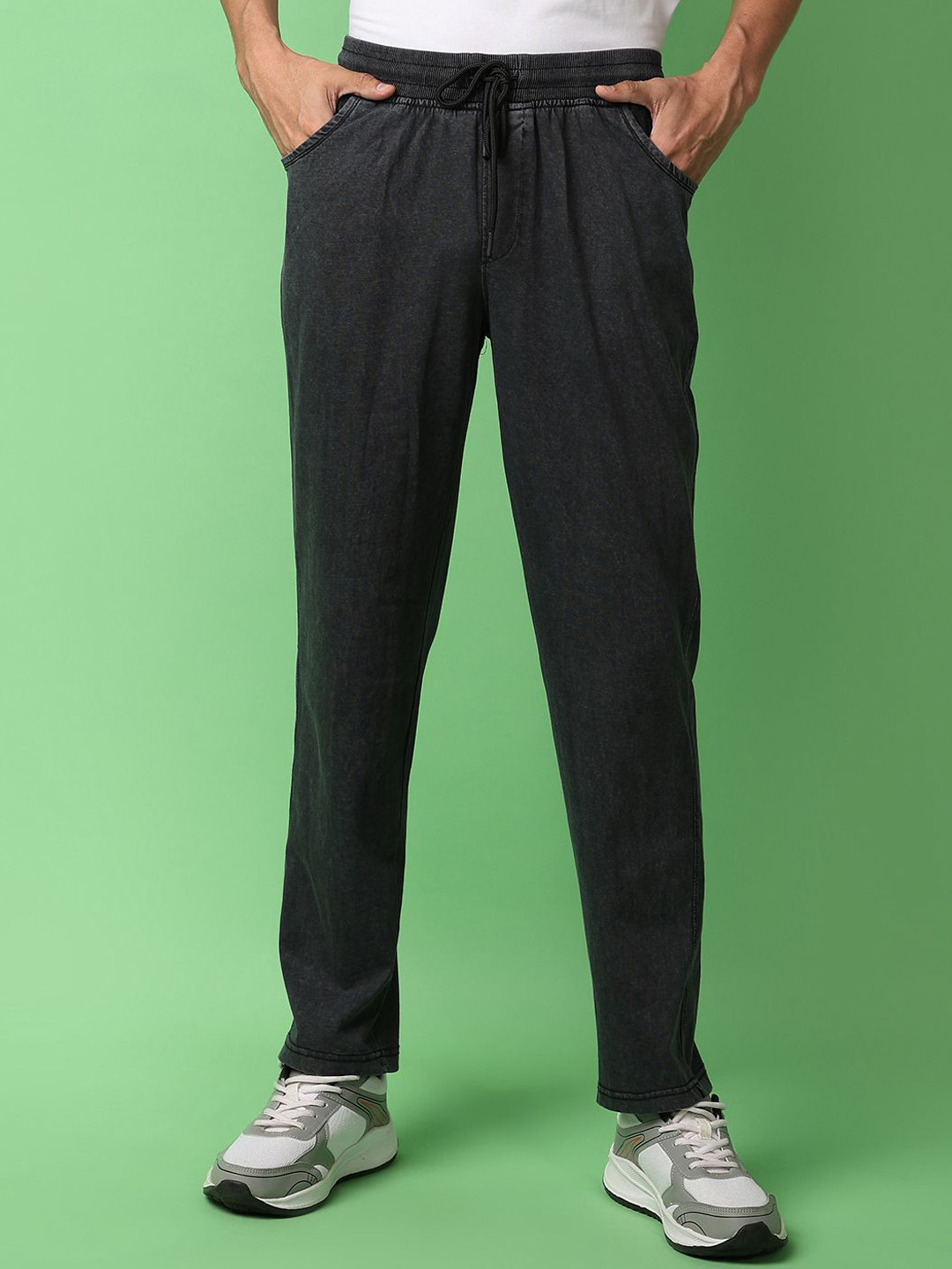 

V-Mart Men Cotton Mid Rise Track Pants, Black