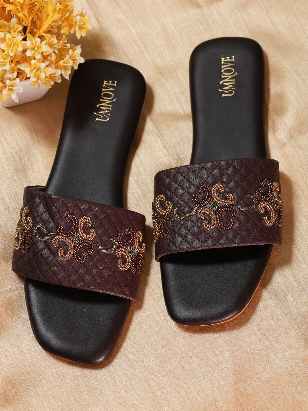 

UMNOVE Women Embroidered Open Toe Flats, Coffee brown