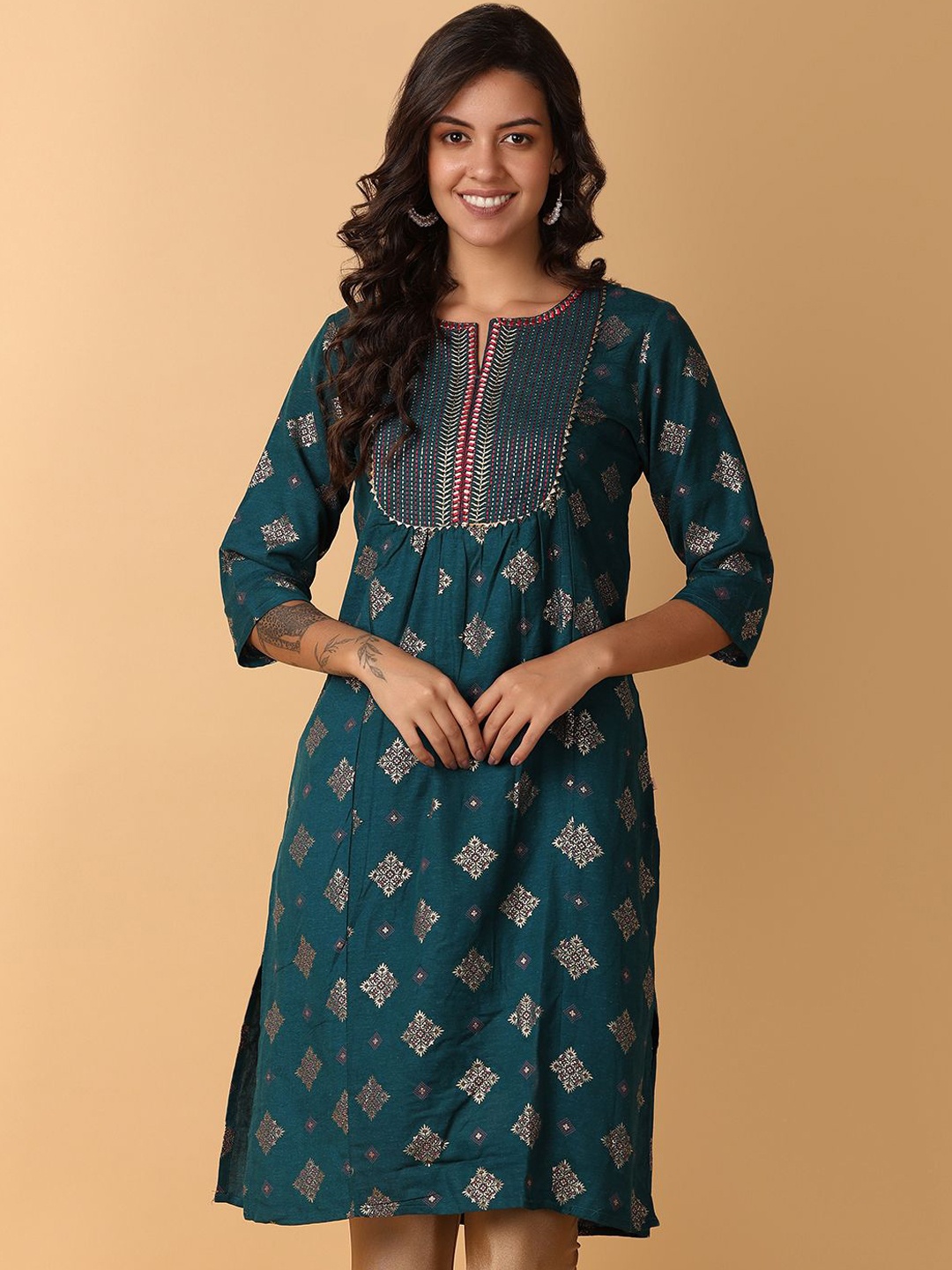 

V-Mart Women Ethnic Motifs Embroidered Gotta Patti Kurta, Green