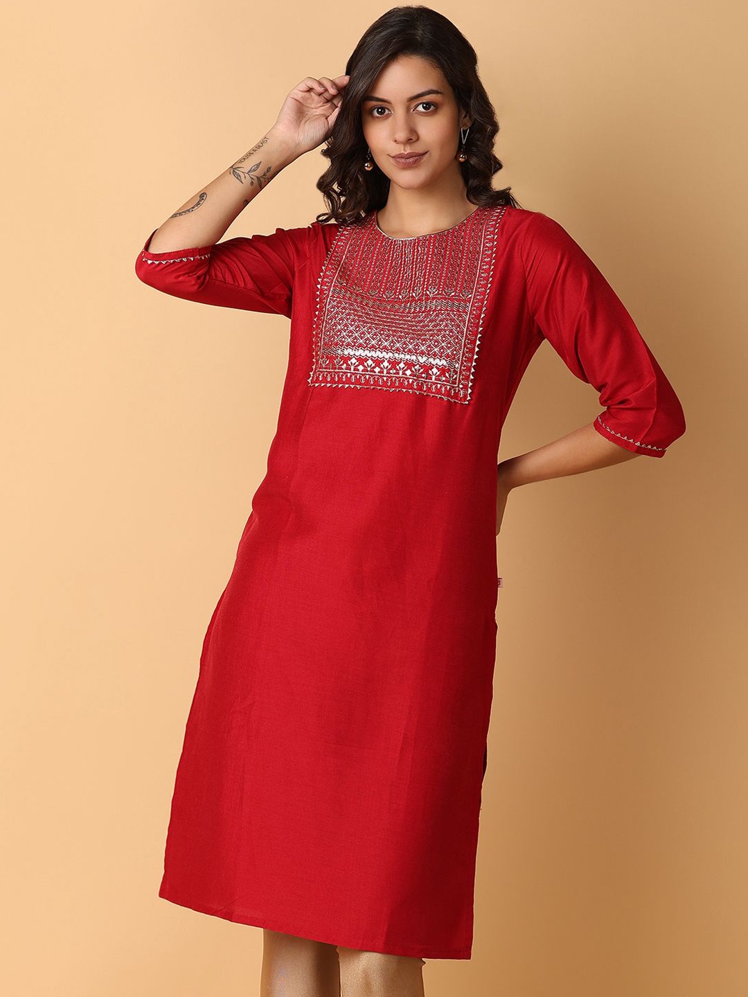 

UNLIMITED Women Embroidered Gotta Patti Kurta, Red