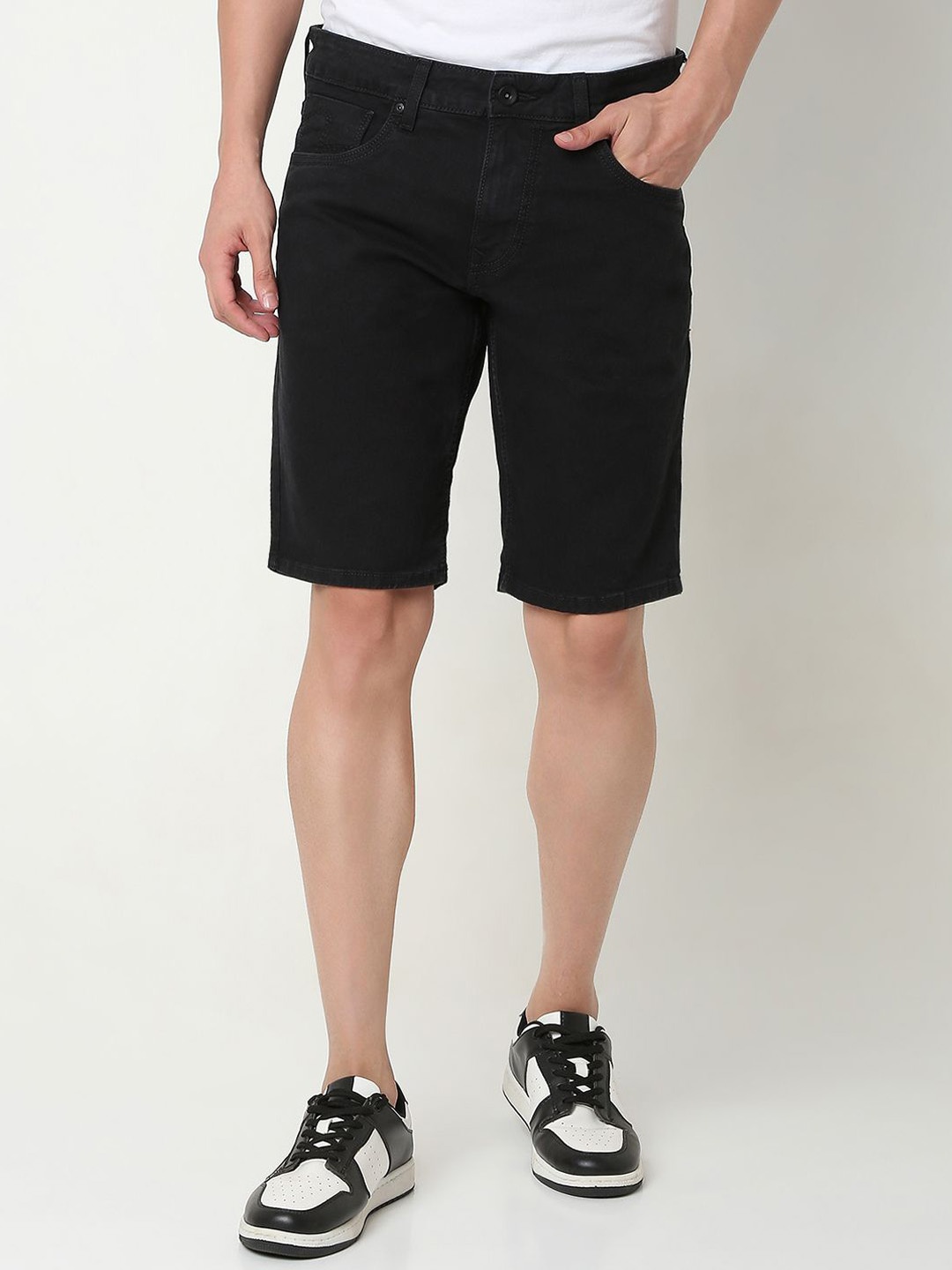 

SPYKAR Men Solid Denim Shorts, Black