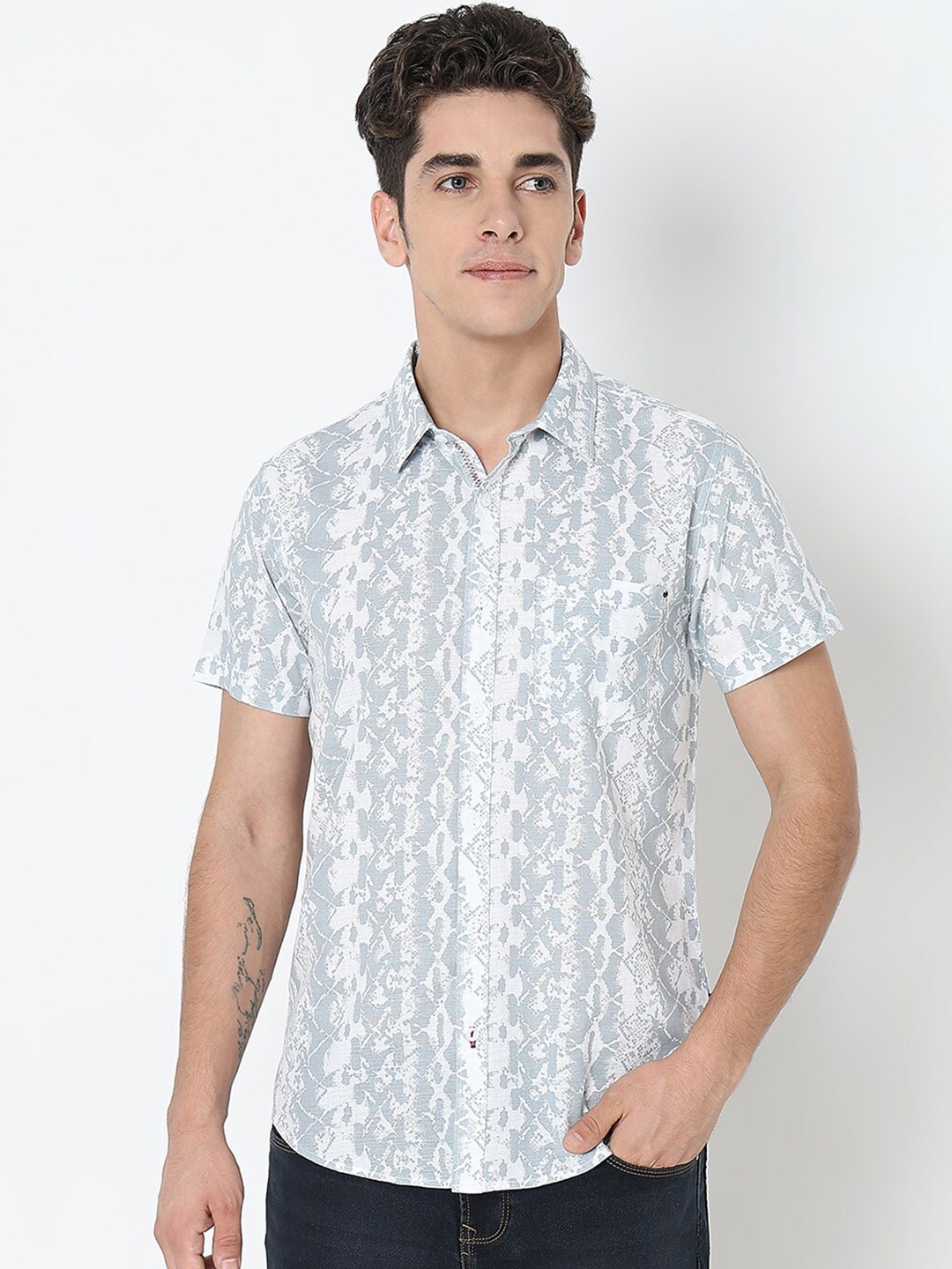 

SPYKAR Men Opaque Printed Casual Shirt, Grey