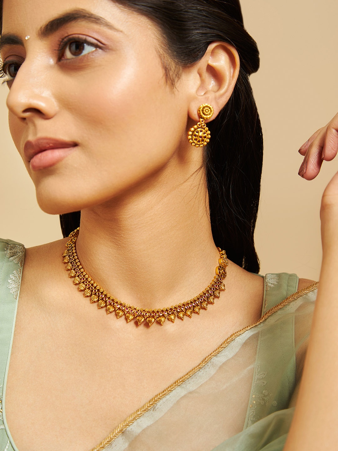 

Kushal's Fashion Jewellery Gold Plated & Stone Studded Jewellery Set