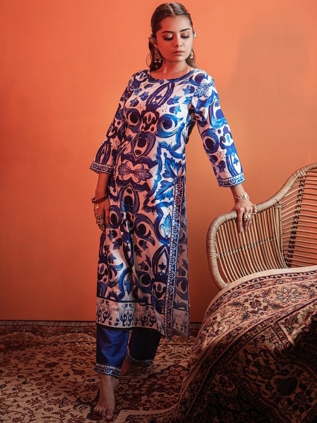 

HEEPOSH Women Printed Regular Kurta with Trousers, Navy blue