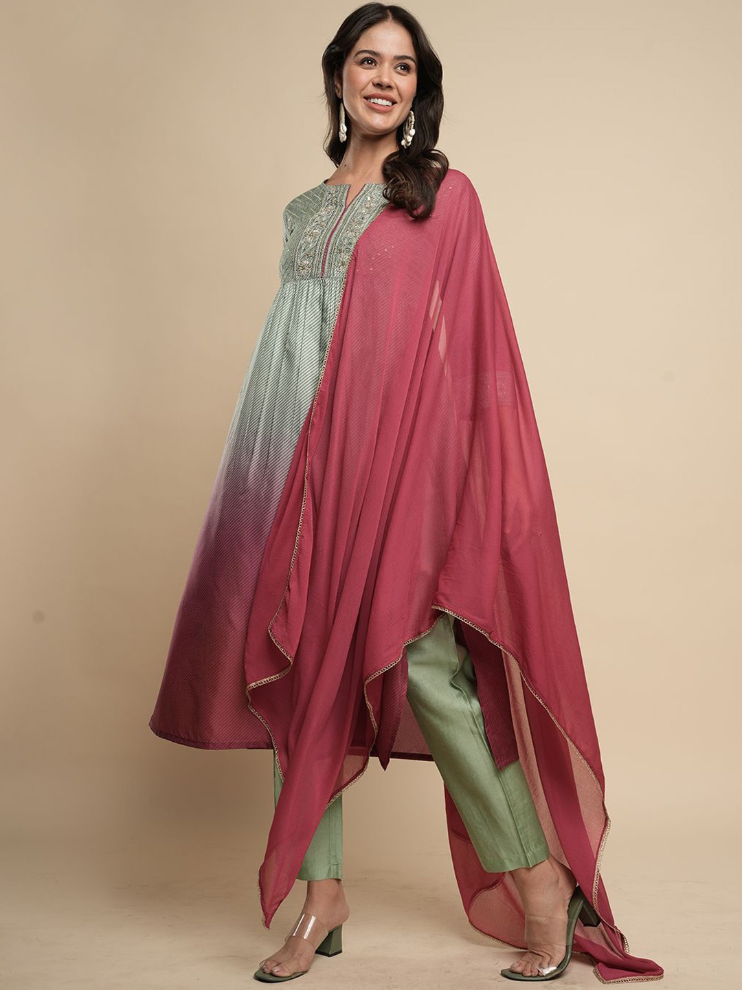 

HEEPOSH Women Embroidered Regular Kurta with Trousers & Dupatta, Green