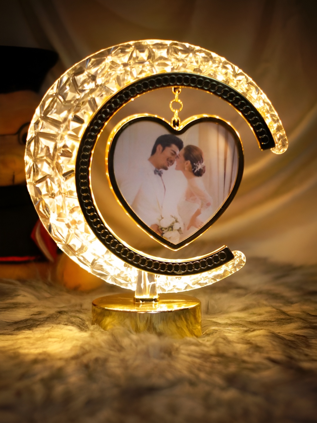 

Giftii Gold-Toned Solid Photo Frame with Touch and Lighting