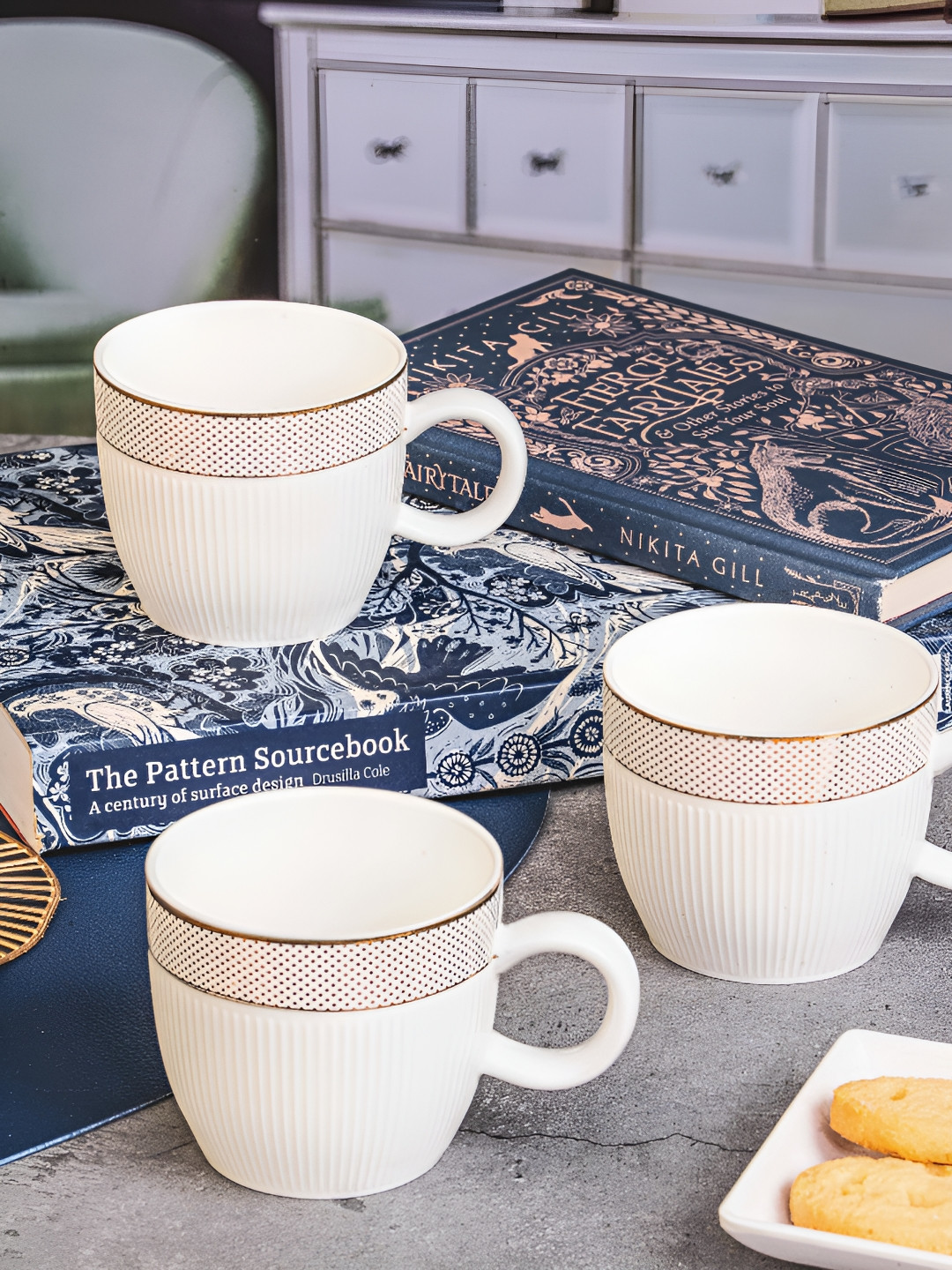 

White Gold White & Gold-Toned Printed Porcelain Glossy Mugs Set of Cups and Mugs