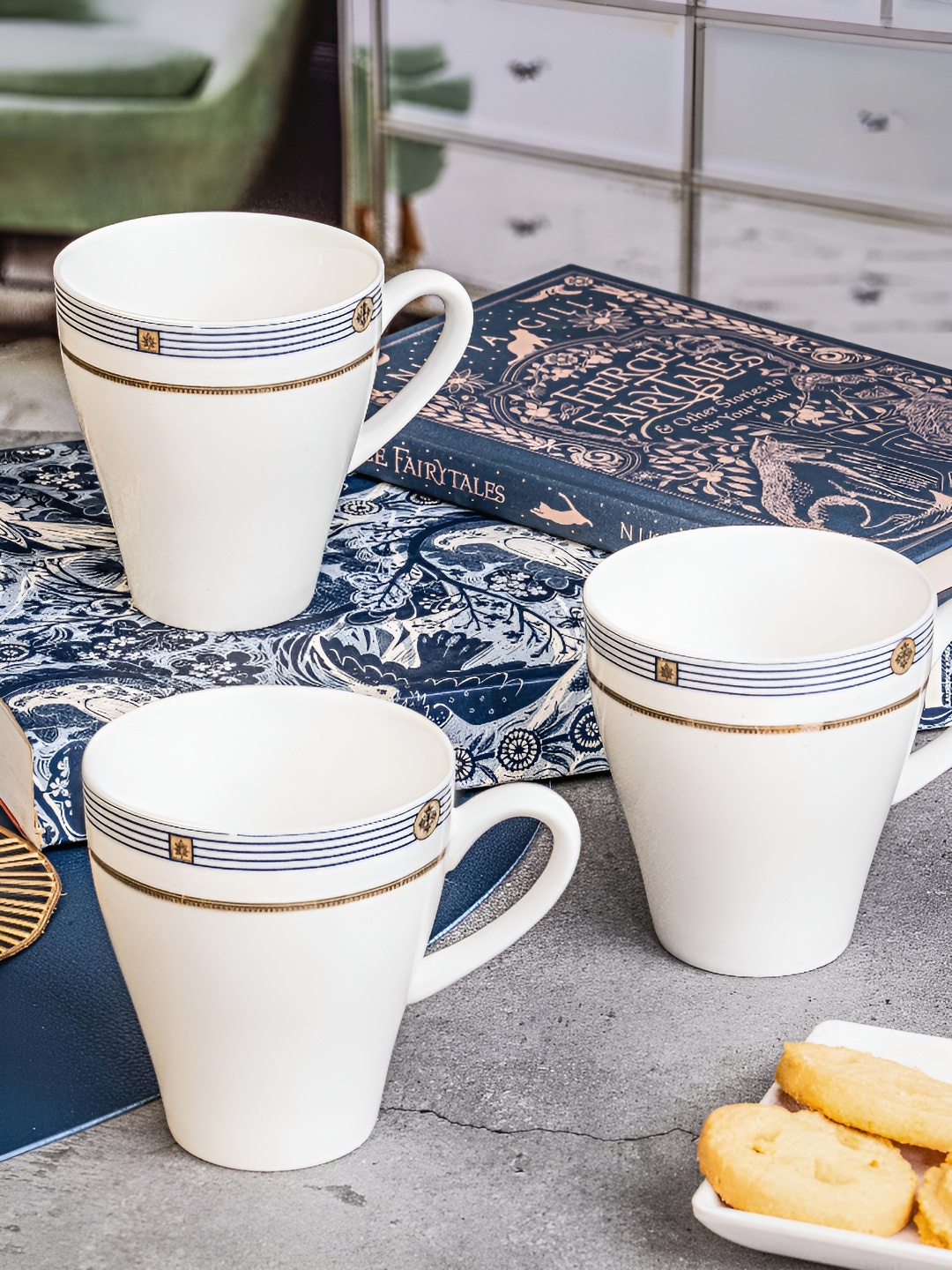 

White Gold White & Blue Printed Porcelain Glossy Mugs Set of Cups and Mugs