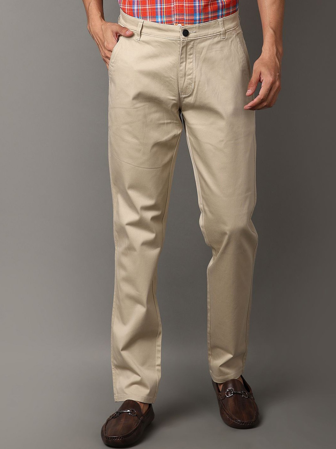 

V-Mart Men Solid Satin Chinos Trousers, Beige