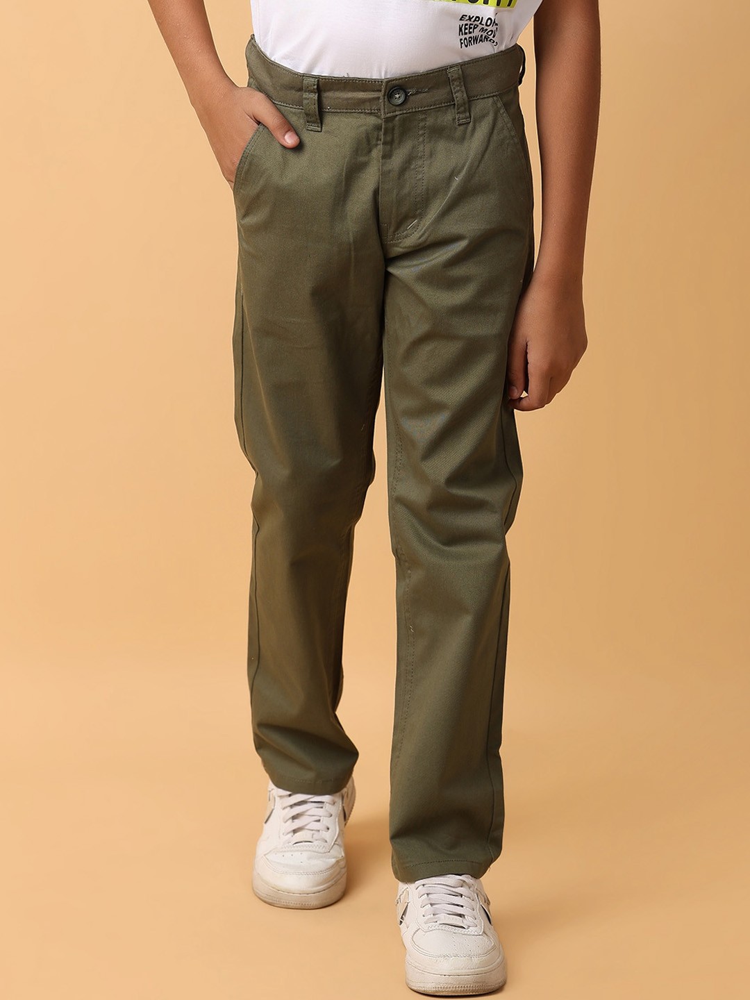 

V-Mart Boys Regular Fit Mid-Rise Chinos Trousers, Green