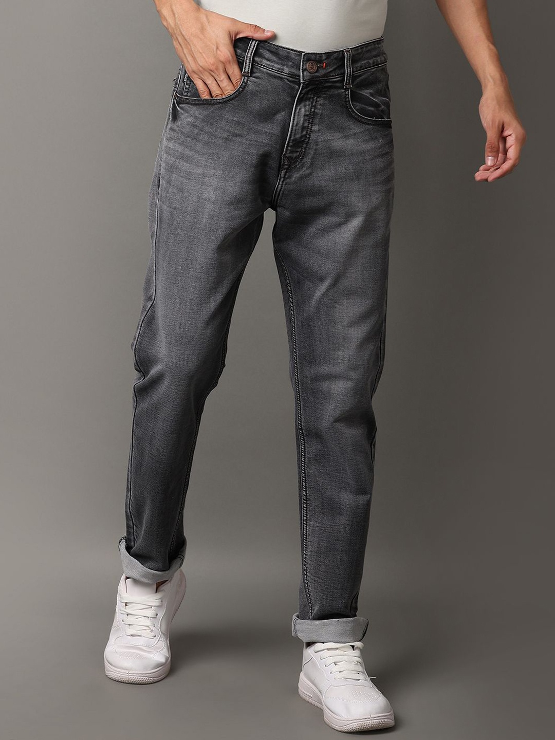 

V-Mart Men Slim Fit Heavy Fade Jeans, Grey
