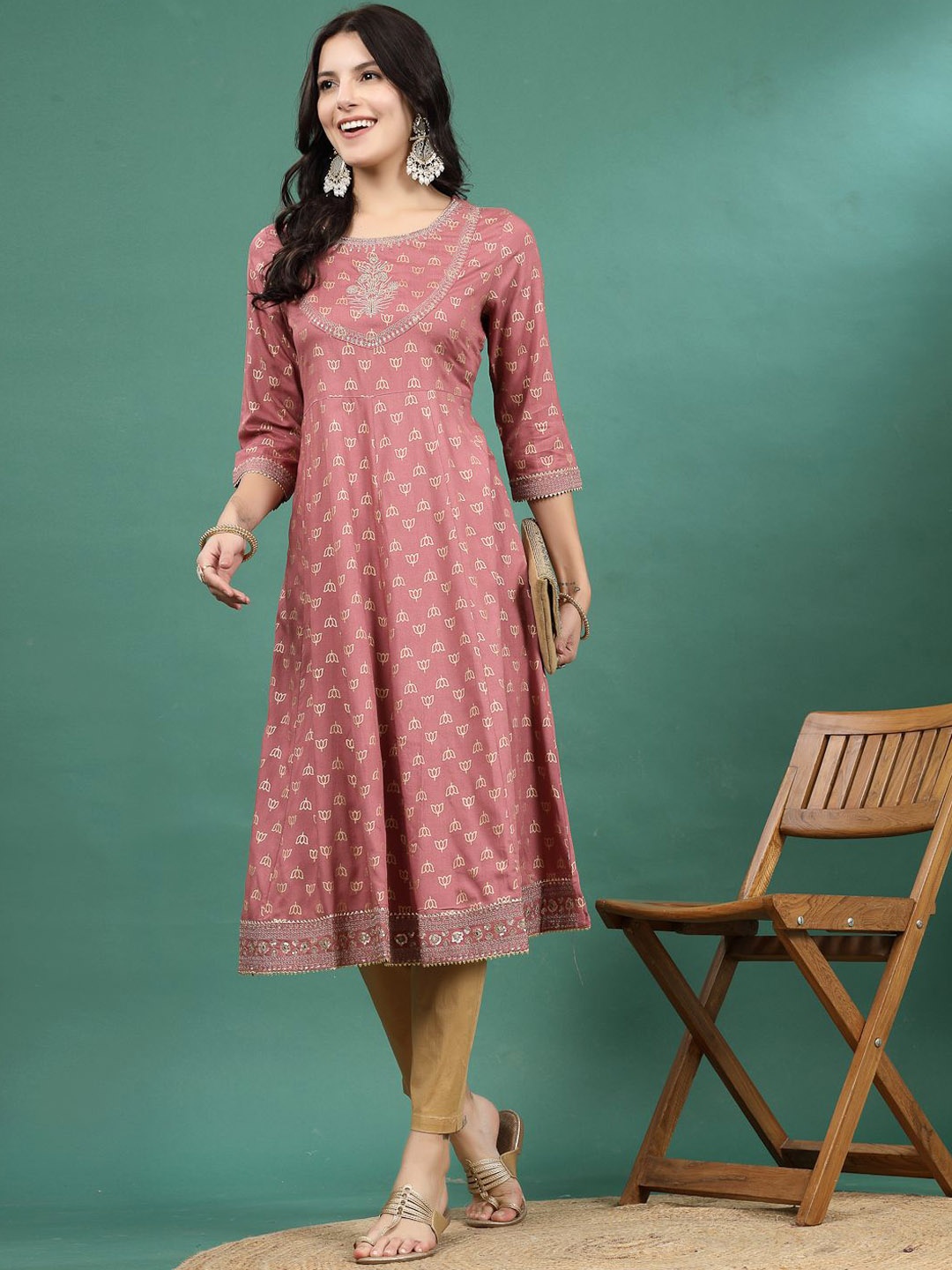 

Sangria Women Printed & Embroidered Kurta, Mauve