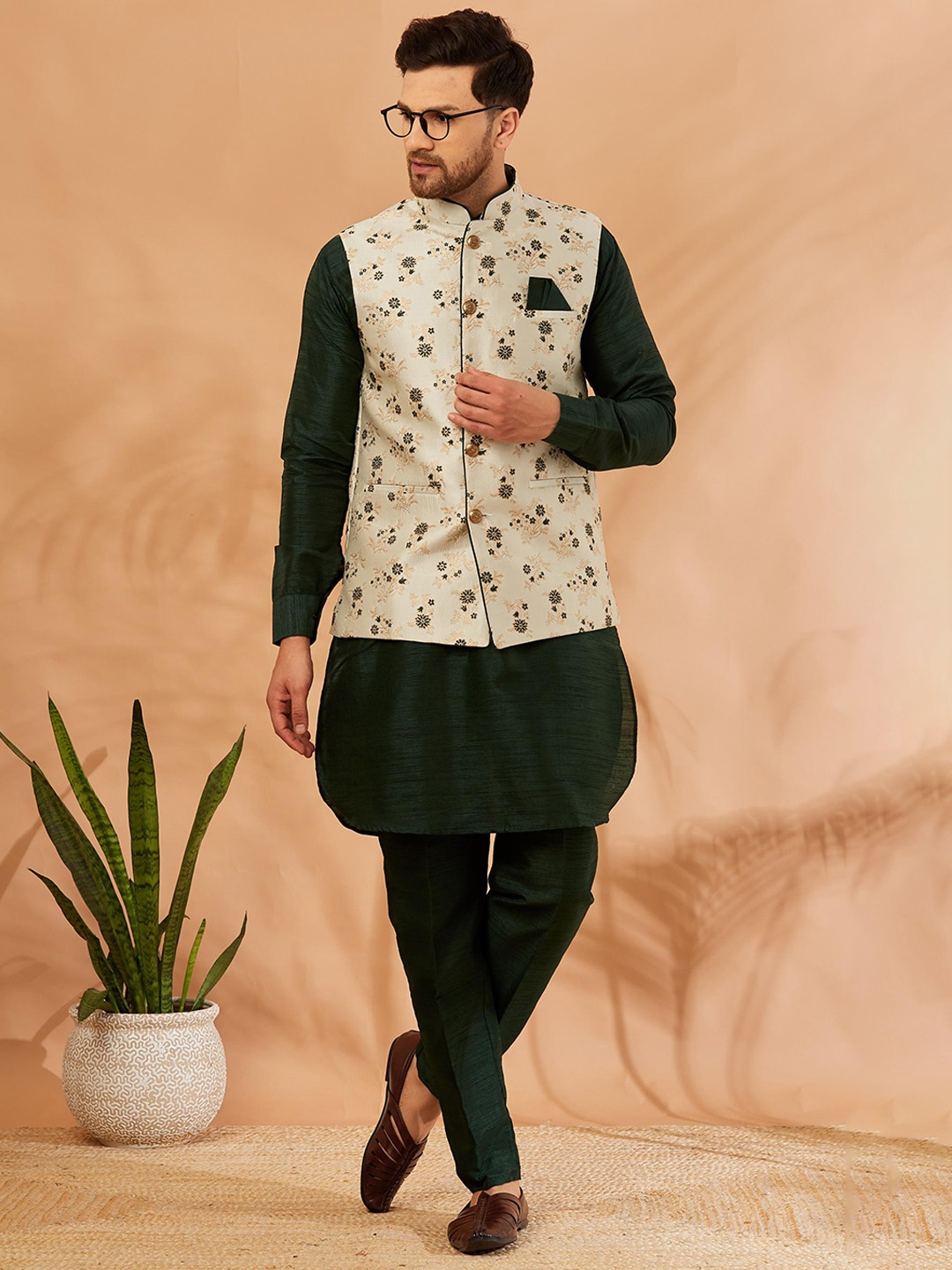 

Armaan Ethnic Men Regular Kurta Sets With Nehru jacket, Green