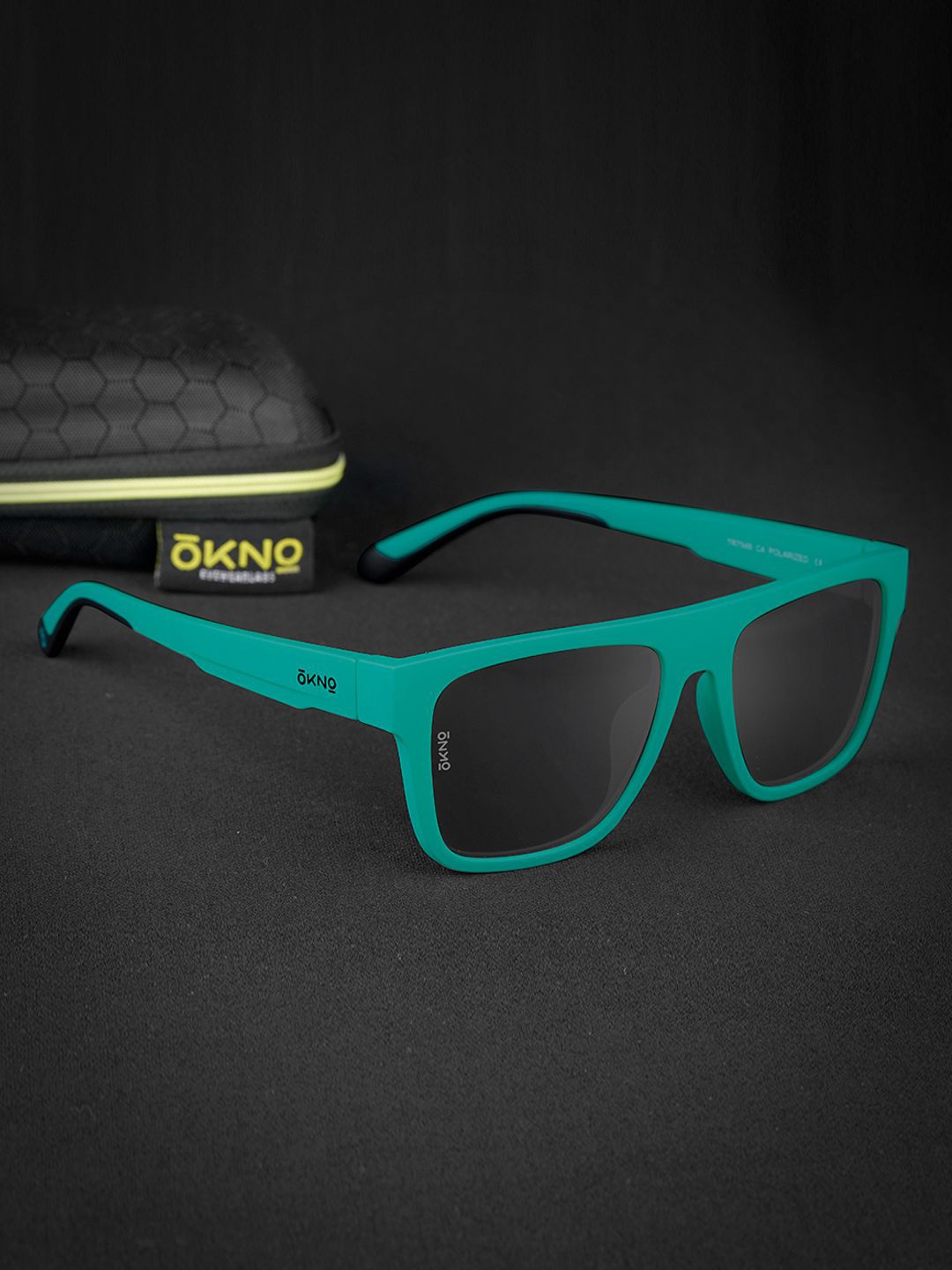 

OKNO Unisex Square Sunglasses with Polarised and UV Protected Lens, Black