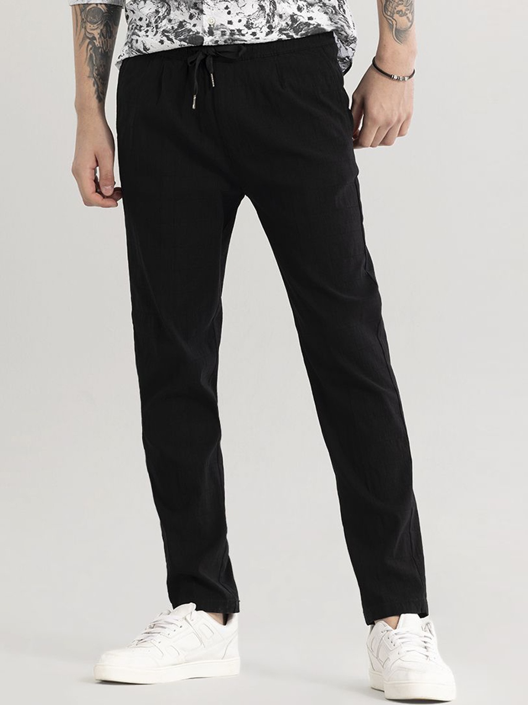 

Snitch Men Solid Classic Slim Fit Trousers, Black
