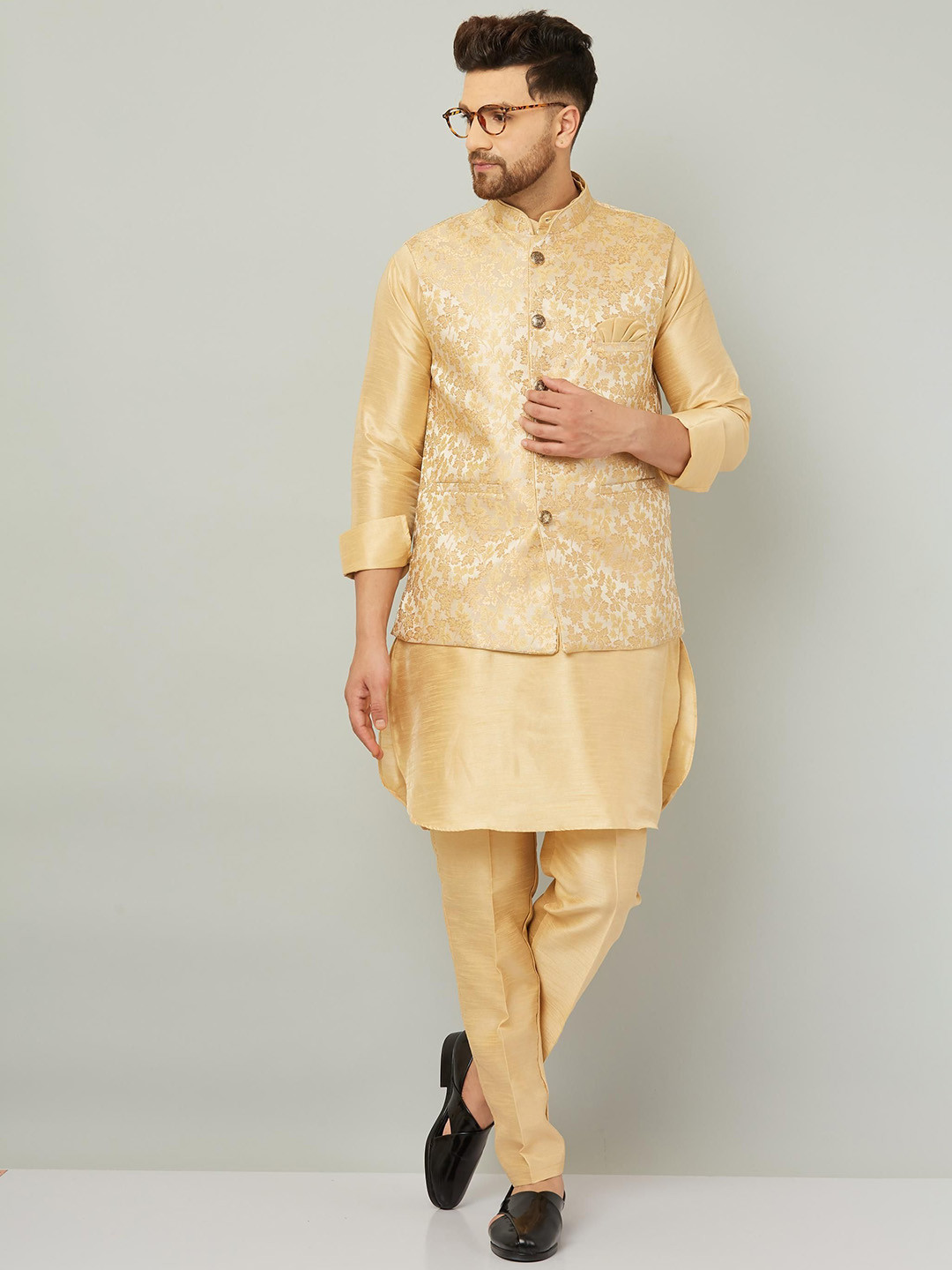 

Armaan Ethnic Men Solid Regular Kurta with Trousers, Beige